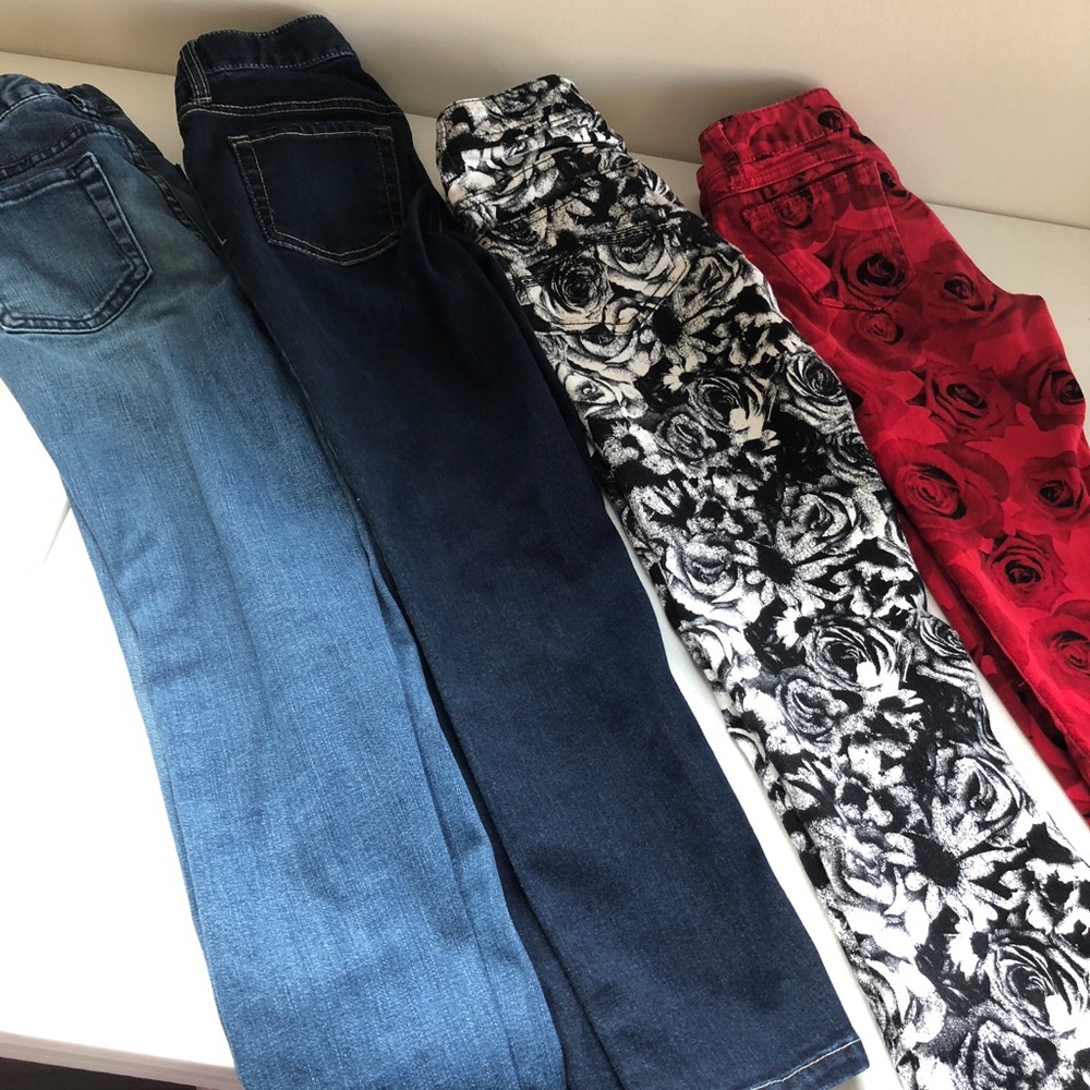 Bundle of 4 pair of girls size 8 jeans